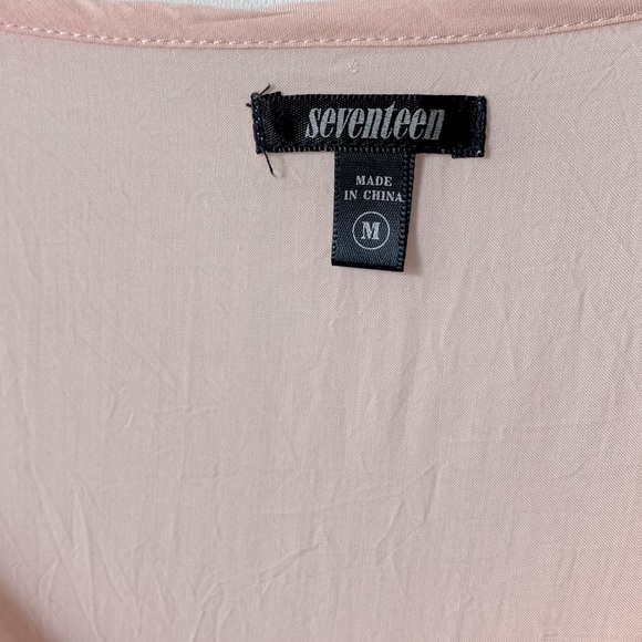 Seventeen peach sleeveless ruffled bottom with eyelet trimmings crop top, Size M - Picture 3 of 5